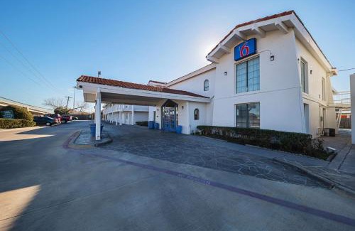 Grand Prairie Hotel | Motel 6-Grand Prairie, TX - Interstate 30