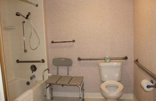 Creston Hotel | Motel 6-Grand Rapids, MI - Northeast