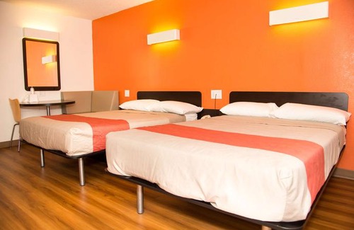 Millard Hotel | Motel 6 Omaha