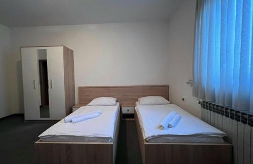 Canton 10 Hotel | Motel Papić