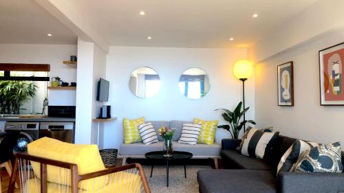 Cape Town City Centre House | Mountain and Harbour Views - Grand Vue Cottage