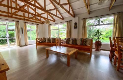Baruti West House | Mountain Ash House