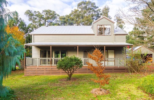 Marysville House | MOUNTAIN ASH LODGE set amongst the trees