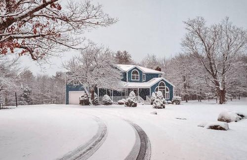 Jewett Villa | Mountain Blue Vista - Luxury retreat near Ski resorts with Pond, Firepit and Hot Tub