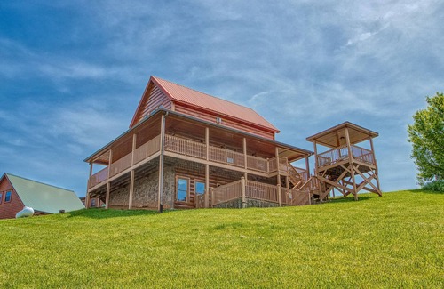 Gatlinburg - Pigeon Forge Cabin | Mountain Breeze Beautiful cabin, easy access, gorgeous views, Priced right