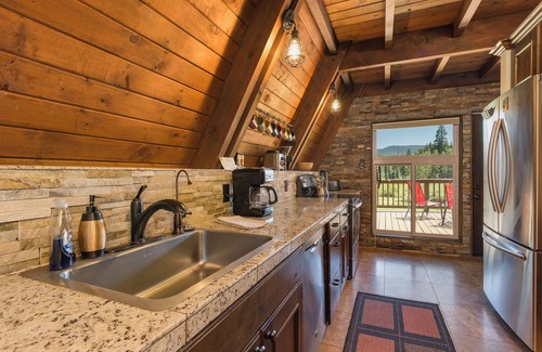 Columbine Lake Cabin | Mountain Cabin - Lake Views - Hot Tub - Minutes to Purgatory Resort