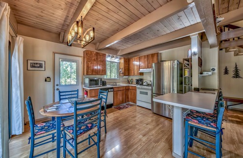 Tahoe Paradise Ski Chalet | Mountain Chalet-come play in the mountains, lakes and streams