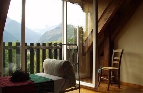 Cathervielle Ski Chalet | Mountain chalet in a typical village in the country of the bear