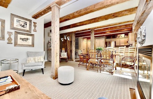 Stowe Condo | Mountain Chic Getaway. Charming 2-bedroom condo in Stowe Village!