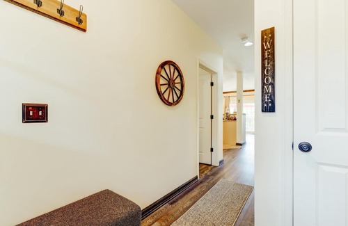 Vernon Condo | Mountain Creek Ski Resort-Winding Brook Farmhouse