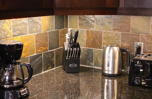 Canmore Condo | Mountain + Creek View. 5 Min Walk To Main Street