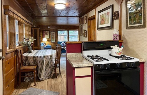 Prescott Cabin | Mountain Flower Cabin - Prescott Cabin Rentals