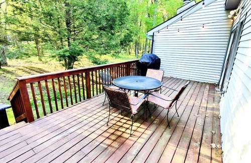 Lake Harmony House | Mountain gateway in the beautiful Lake Harmony