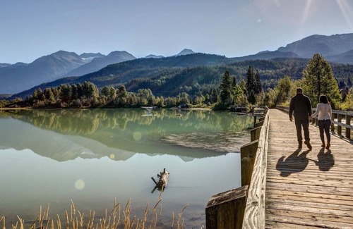 Nicklaus North Condo | Mountain get-away. Beautiful views. Free parking. Minutes to village.