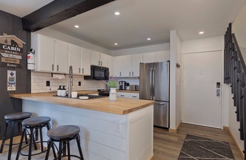 Mammoth Lakes Apartment | Mountain Getaway Pool, Trails, Canyon Lodge MS&R #96