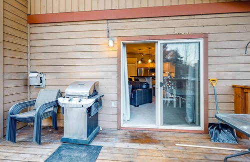 Wildernest Condo | Mountain home with private deck, mountain view, washer/dryer, and gas fireplace