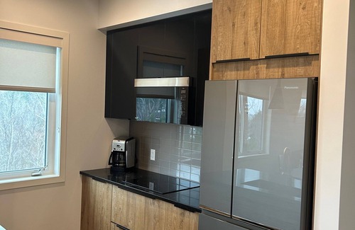 The Blue Mountains Apartment | Mountain House Penthouse level, 3 bedroom 2.5 bathroom, Hot and warm pools.