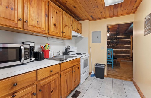Maggie Valley Cabin | Mountain Joy Cottage #9 # BR log cabin