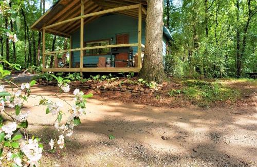 Helen House | Mountain Laurel Cottage at Hearthstone Cabins and Camping - Pet Friendly