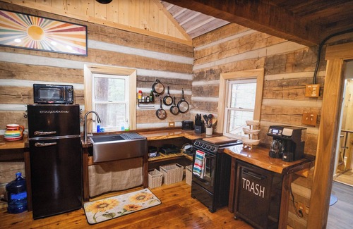 Stanton Cabin | Mountain Light: Warm, New, Family Friendly, Cabin Sure to Please