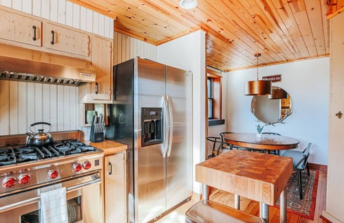 Laurel Ridge Cottage | Mountain Mindset: Pup Friendly + Trail