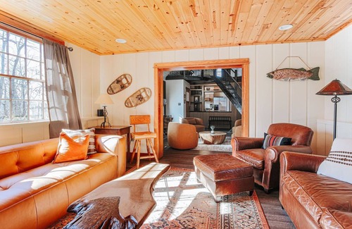 Laurel Ridge Cottage | Mountain Mindset: Pup Friendly + Trail