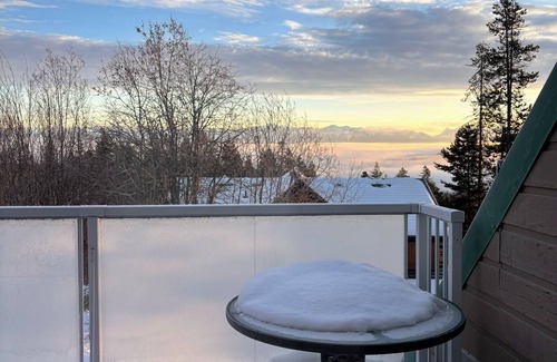 East Kootenay Condo | Mountain Paradise! Ski-in/ski-out, X-country skiing, hiking, mountain biking.
