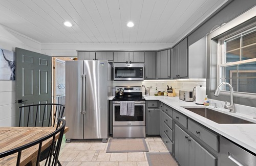 Asheville Cabin | Mountain Retreat Mins to downtown|Hot Tub|Fire-pit