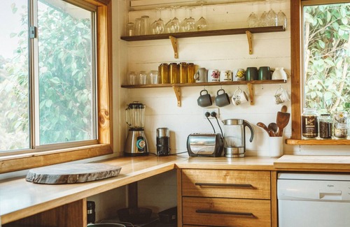 Rawson House | Mountain retreat - views, outdoor baths, 40 mins to snow