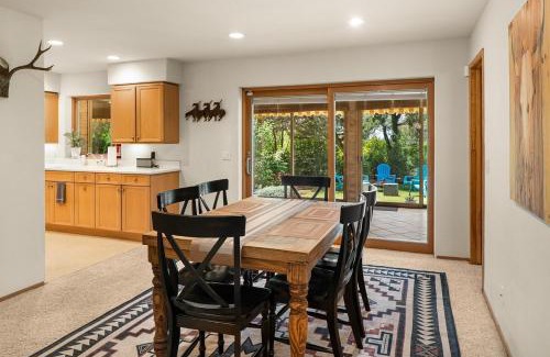 West Sedona House | Mountain Shadows Escape with a Yoga Studio!