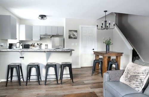 Harvie Heights Apartment | Mountain Spa Retreat, BBQ, and Firepit