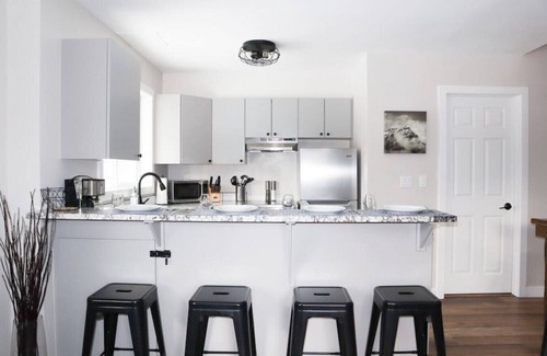Harvie Heights Apartment | Mountain Spa Retreat, BBQ, and Firepit