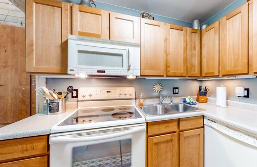 Elkhorn Village Apartment | Mountain studio & loft with fireplace, near skiing & trails