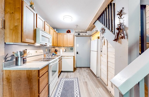 Elkhorn Village Apartment | Mountain studio & loft with fireplace, near skiing & trails