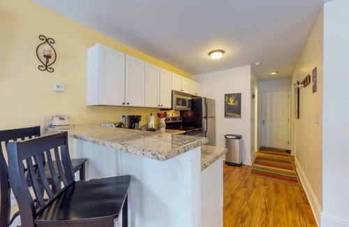 Four O'Clock Condo | Mountain Sunsets is lovely mountain getaway at Wildwood Suites.