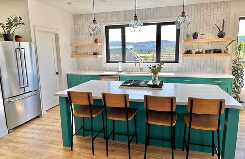 East Glacier Park Village House | Mountain Time House, Newly Built, Unobstructed Mountain View’s