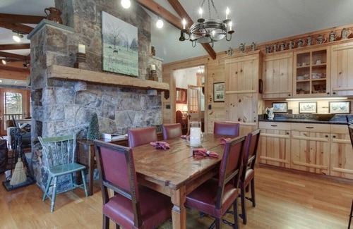 Hot Springs House | Mountain Top Lodge with Incredible Views