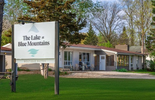 The Blue Mountains Apartment | Mountain View Boutique Suite with contactless entry - The Lake at Blue Mountains