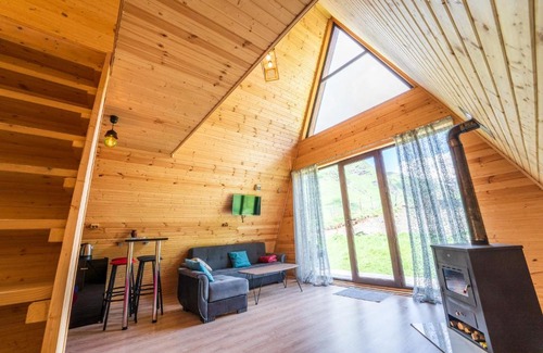 Ushguli Ski Chalet | Mountain View - A-Frame Cabin Ushguli