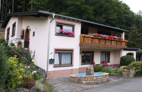 Mullenborn Apartment | Mountain-view Apartment in Mullenborn | Garden | Terrace | City Centre