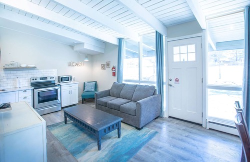 The Blue Mountains Apartment | Mountain View Boutique Suite with contactless entry - The Lake at Blue Mountains