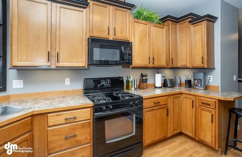 Alyeska Apartment | Mountain View - Cozy Two Bedroom Condo