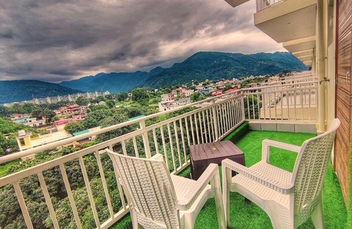 Bullawala Apartment | Mountain View Entire Apartment by Sandy Nest