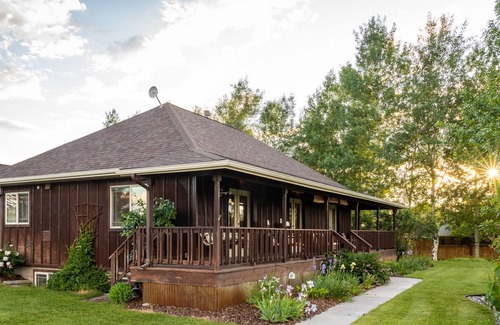 Bozeman House | Mountain View - Great location, inquire for rental car discounts!