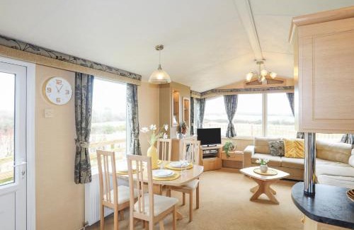 Caergeiliog House | Mountain View Lodge