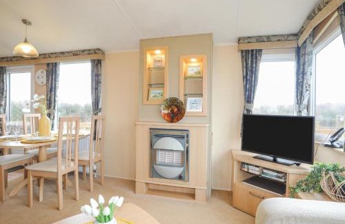 Caergeiliog House | Mountain View Lodge