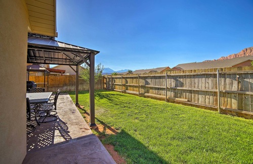 Moab South Valley Cottage | Mountain-view Moab Home w/Pool & Hot Tub Access!