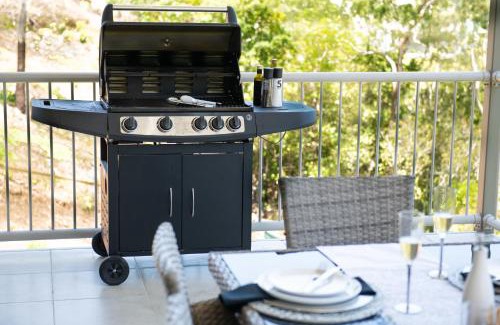Airlie Beach House | Mountain View On Airlie