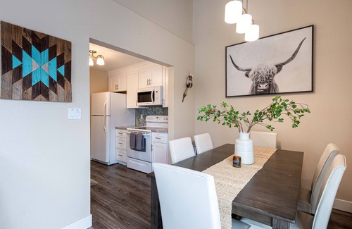 Fraser Condo | Mountain-View Riverfront Retreat, 4BR Family Getaway, Fireplace, King Bed