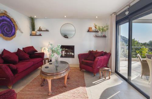 La Drova House | Mountain View Villa